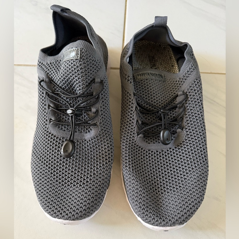 Zhuanglin : Men's Lightweight Grey Knit Water Shoes  (42) = 9-9..5 US  NWOT